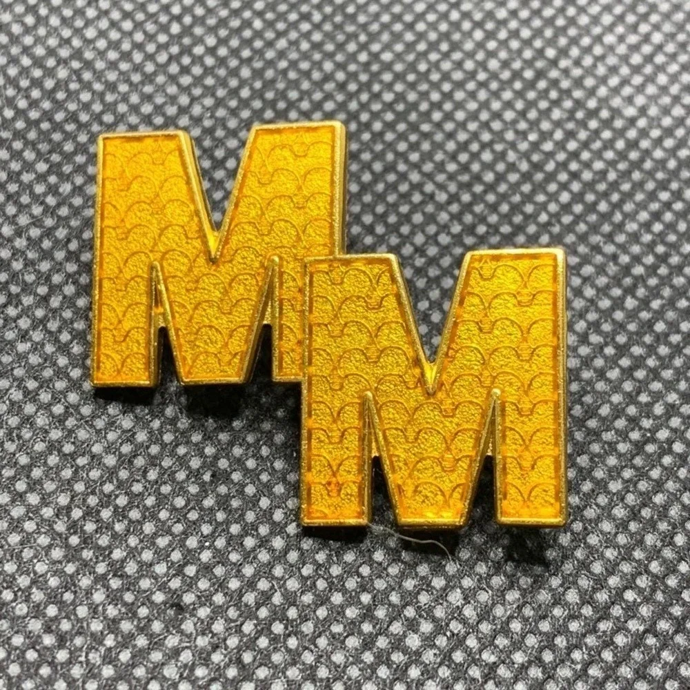 2018 Mickey Memories Disney pin Mickey Mouse Disney Store Exclusive Set